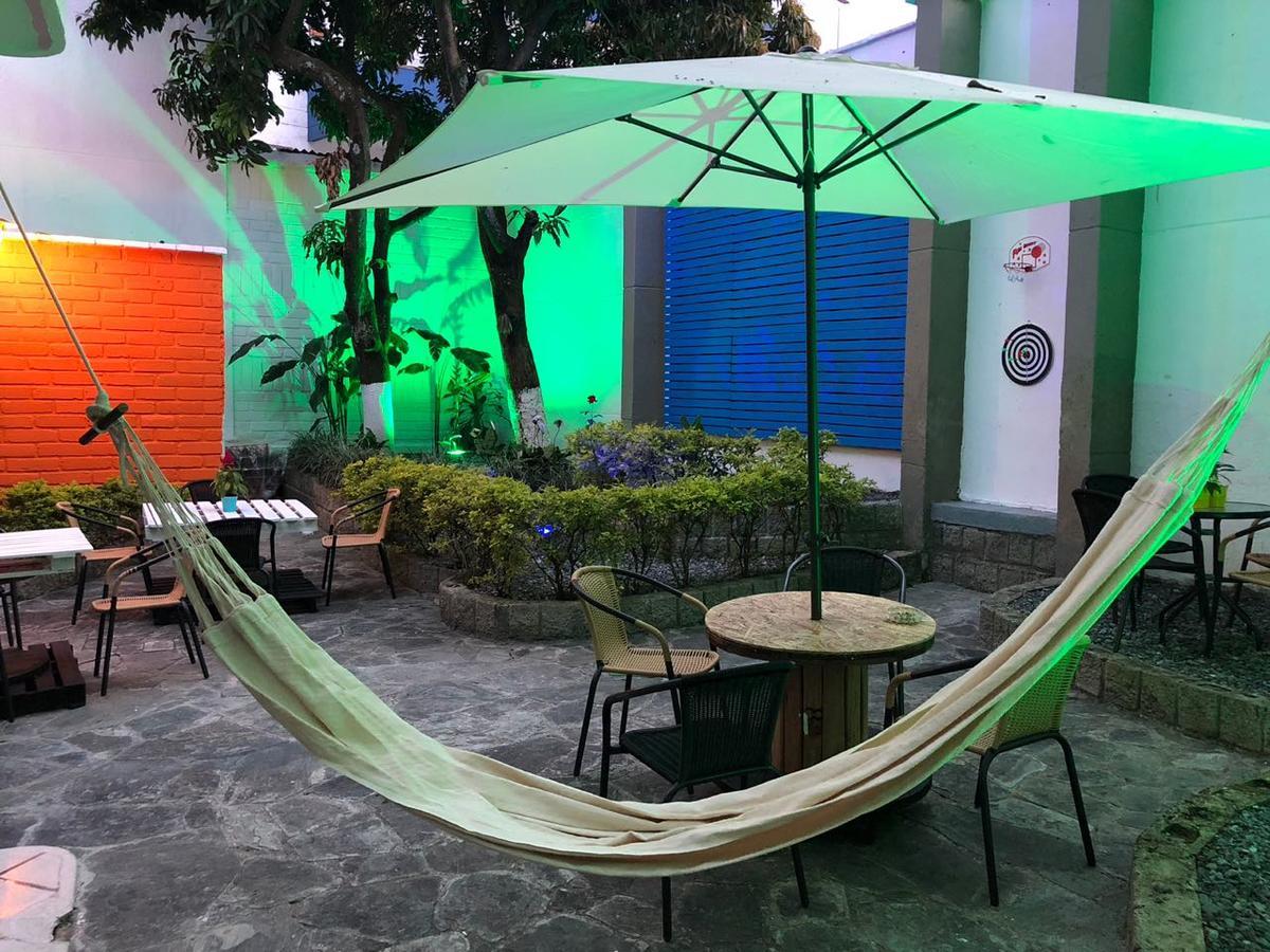 Backpackers Inn Medellin Exterior photo